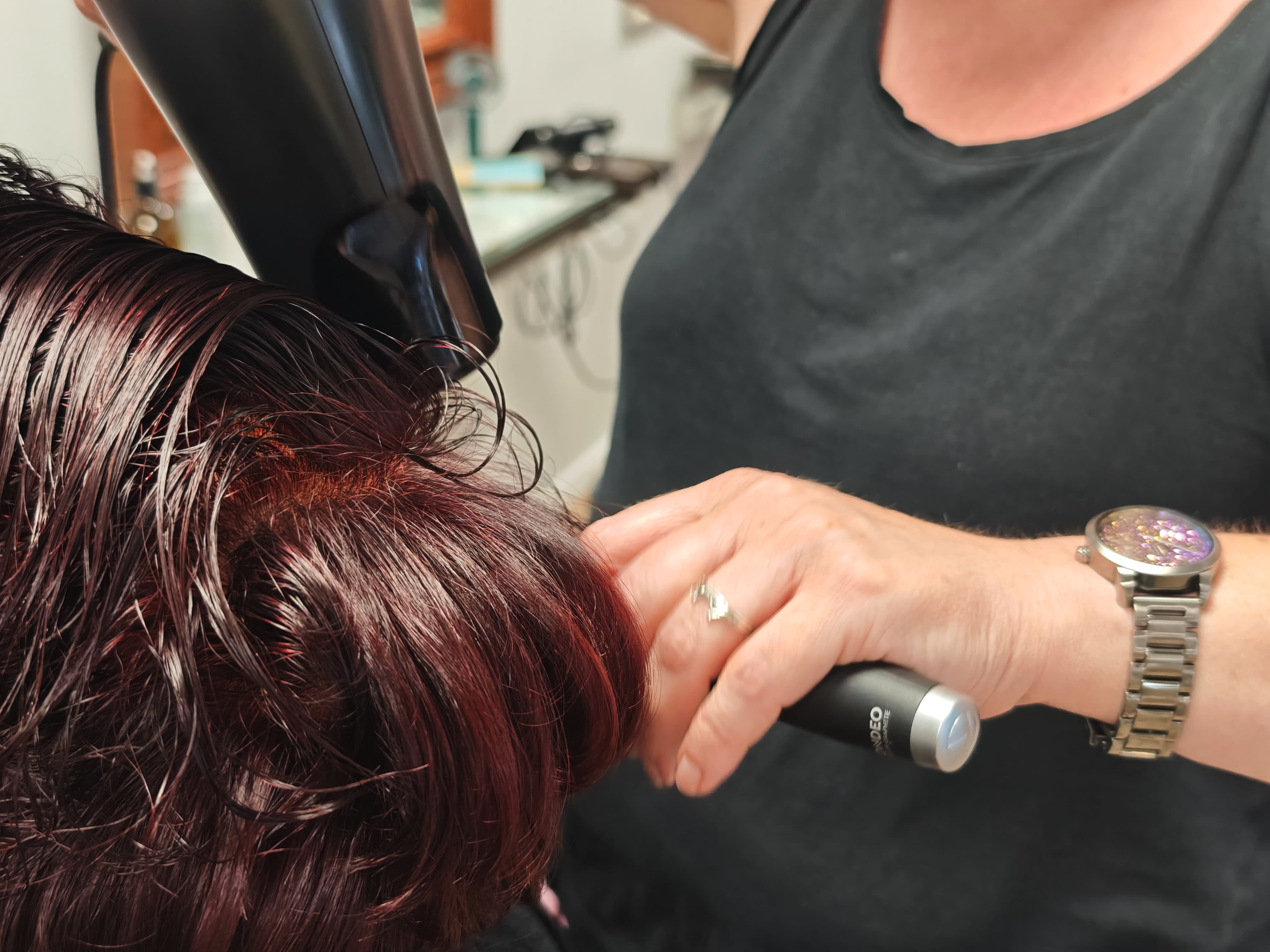 Stylistin bei der Arbeit